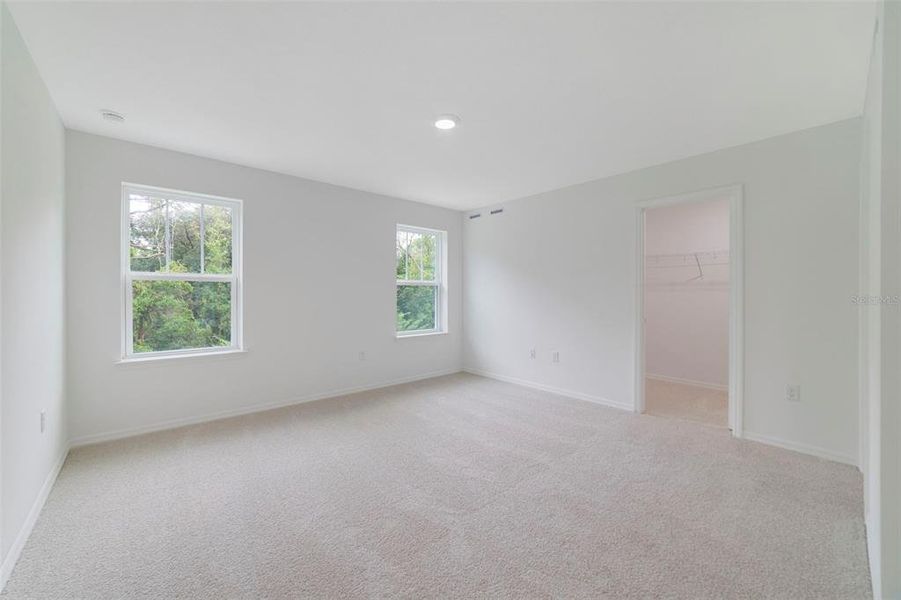 Spacious, unfurnished interior of a new home in Towns at Greenleaf, Oviedo (Image 26).