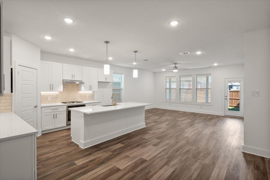 Furnished interior view inside a new home in Heritage Towne, Midlothian (Image 15).