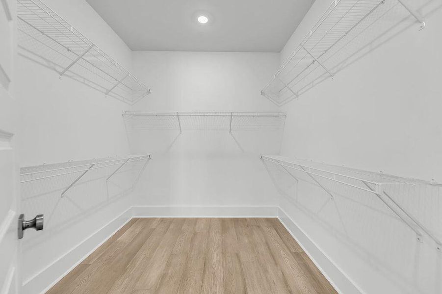 Spacious, unfurnished interior of a new home in Central Park, Charleston (Image 25).