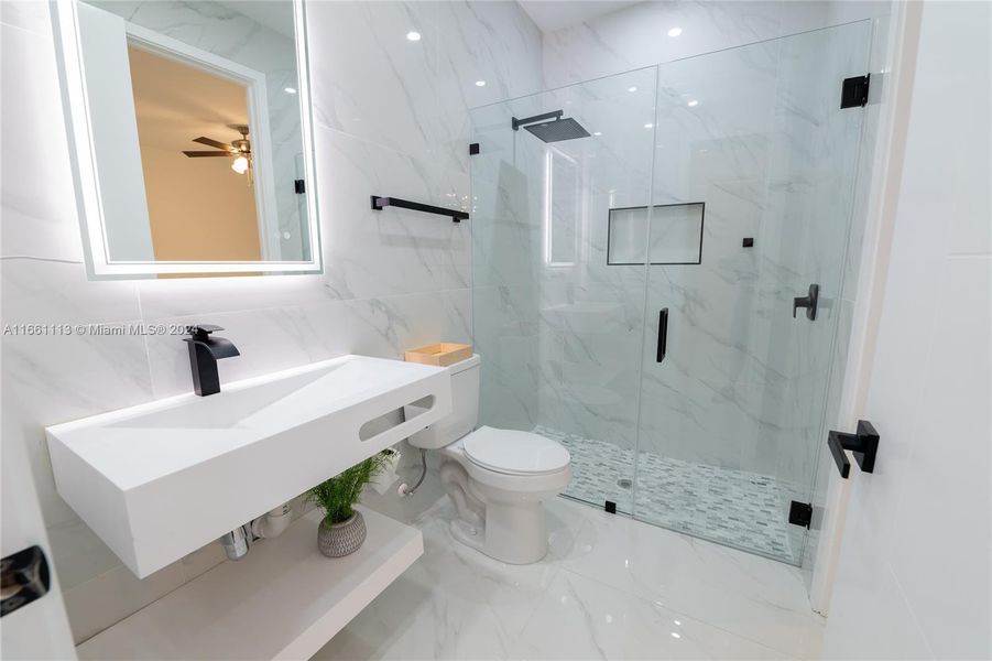 Furnished interior view inside a new home in , Cape Coral (Image 4).