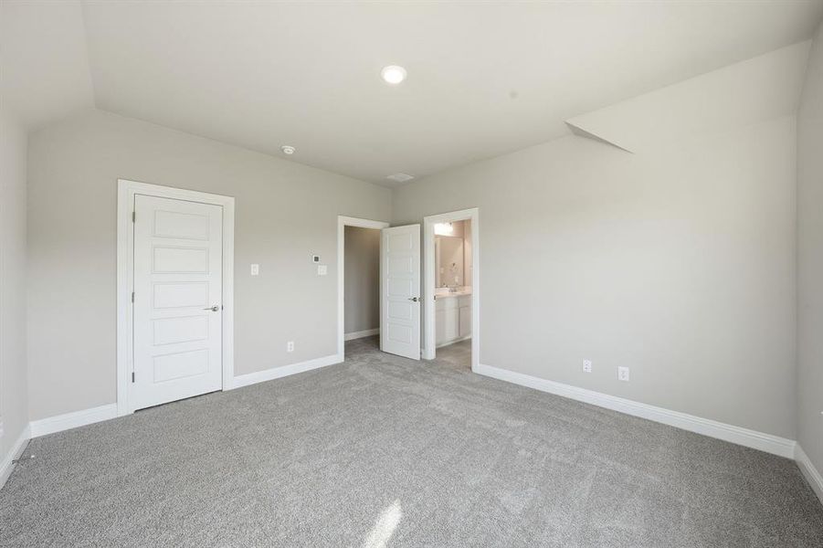 Spacious, unfurnished interior of a new home in Walsh, Aledo (Image 14).