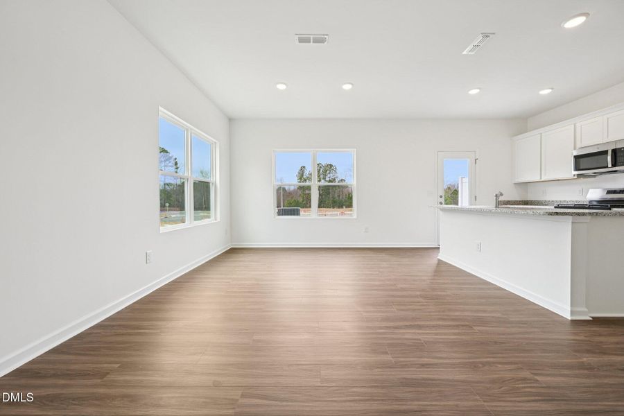 9-web-or-mls-Mirth Ct-S2002-009