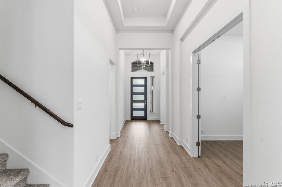 Spacious, unfurnished interior of a new home in Mesa Western, Cibolo (Image 38).