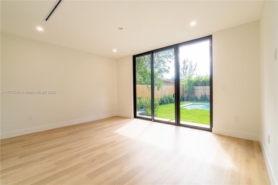 Spacious, unfurnished interior of a new home in , Miami (Image 18).