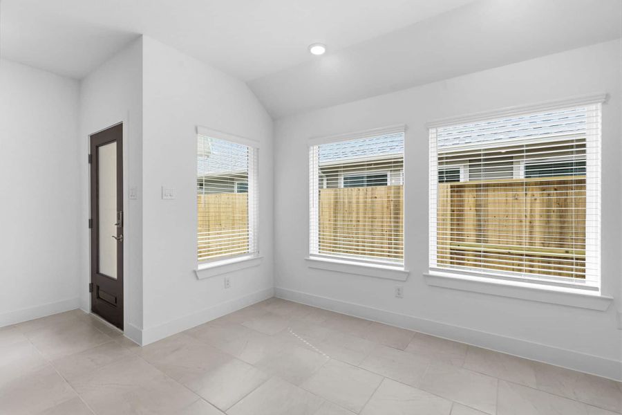 Spacious, unfurnished interior of a new home in Meridiana, Manvel (Image 24).