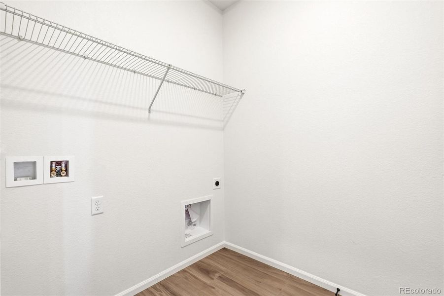 Spacious, unfurnished interior of a new home in The Nest Classic at Canyon Creek, Erie (Image 27).