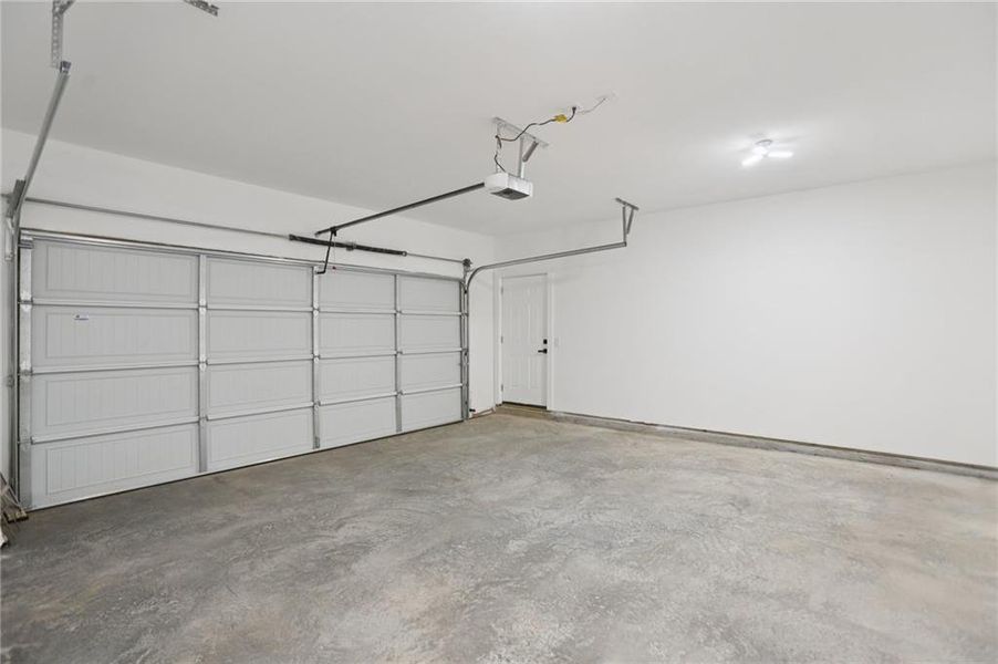Spacious, unfurnished interior of a new home in , Hapeville (Image 41).