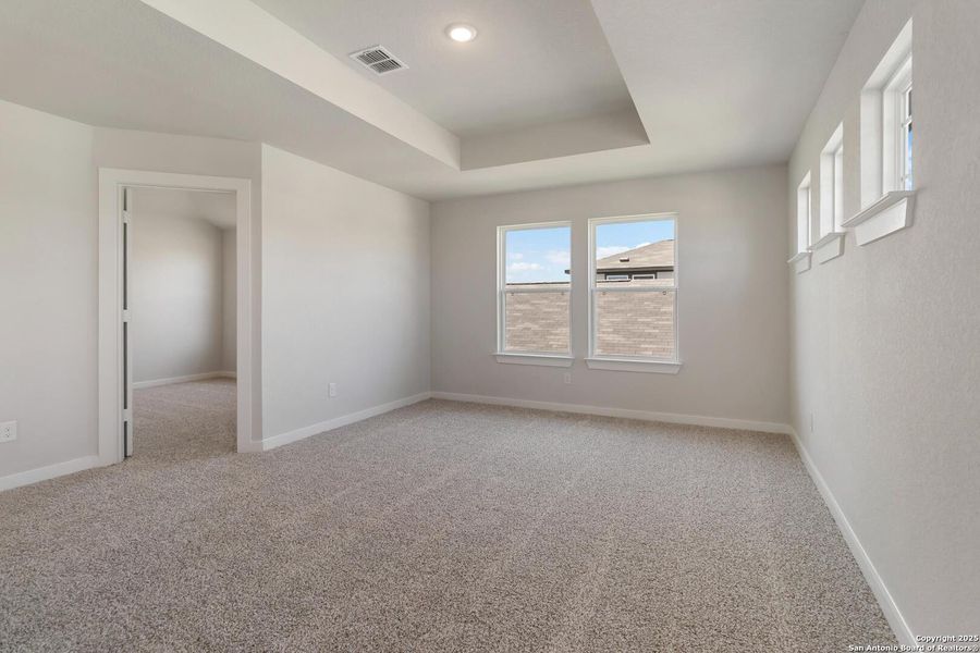 Spacious, unfurnished interior of a new home in Willow Point, San Antonio (Image 11). Spacious, unfurnished interior of a new home in Willow Point, San Antonio (Image 11).