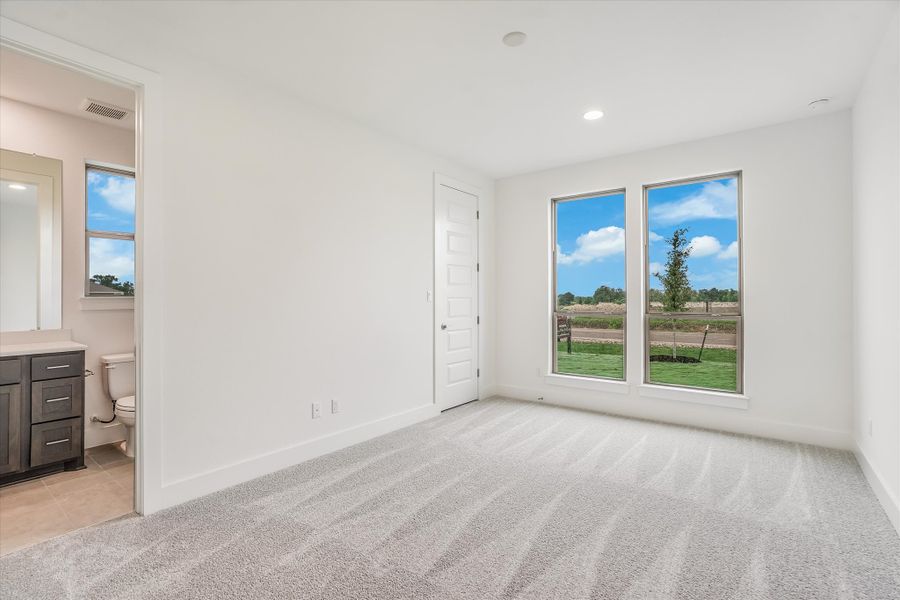 Representative unfurnished interior of a home built from the Bandera II by Giddens Homes in Whispering Wind, Bertram (Image 105).