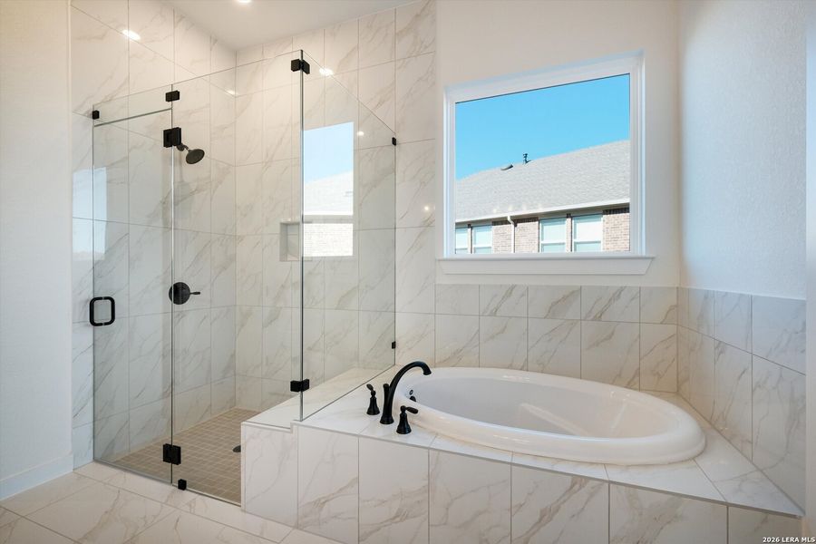 Furnished interior view inside a new home in Foxbrook, Cibolo (Image 7).