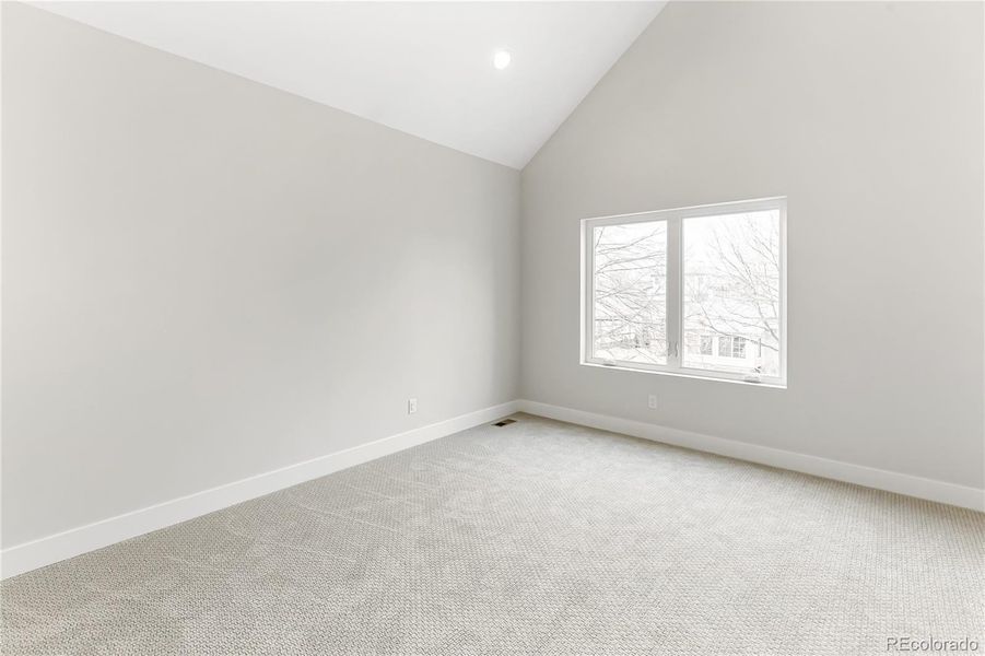 Spacious, unfurnished interior of a new home in , Englewood (Image 37).