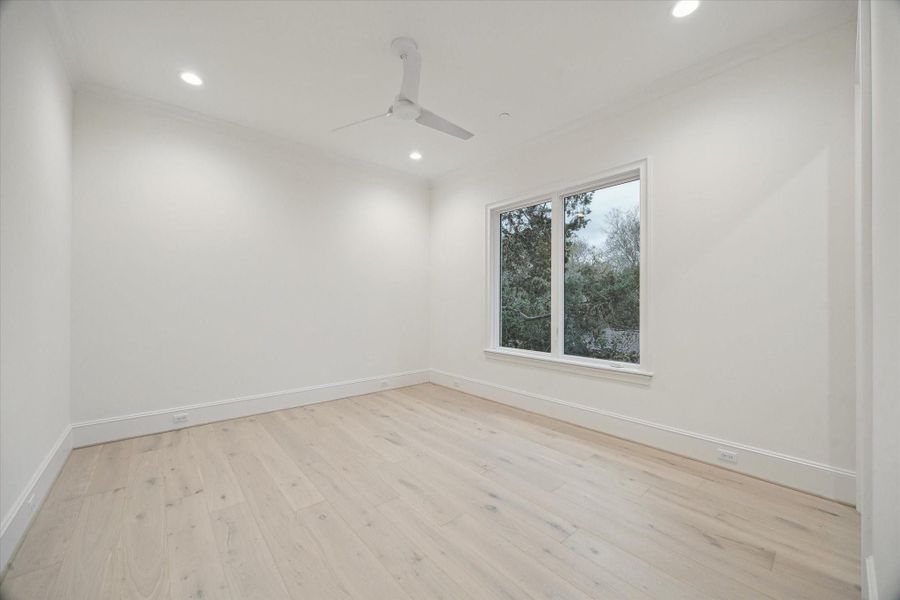 Spacious, unfurnished interior of a new home in , Houston (Image 44).