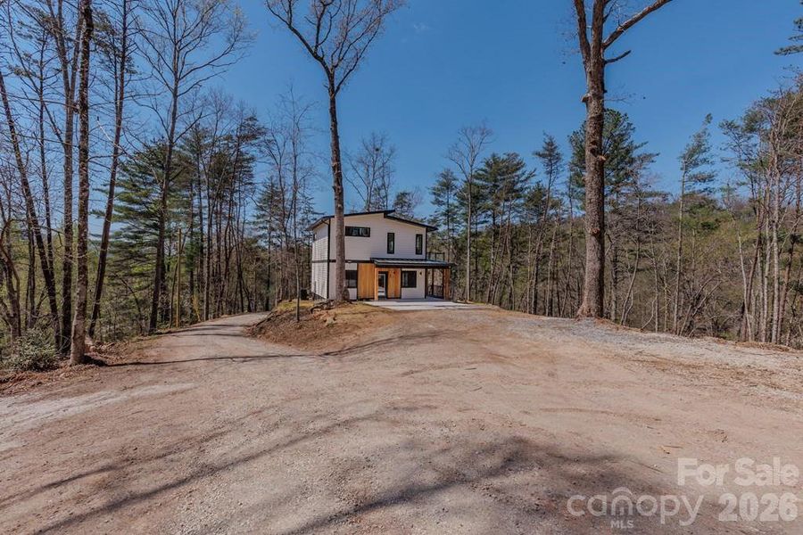 Image 43 of a home in .