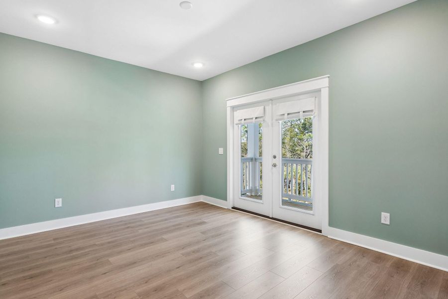 Spacious, unfurnished interior of a new home in Liberty Hill Farm, Mount Pleasant (Image 43).