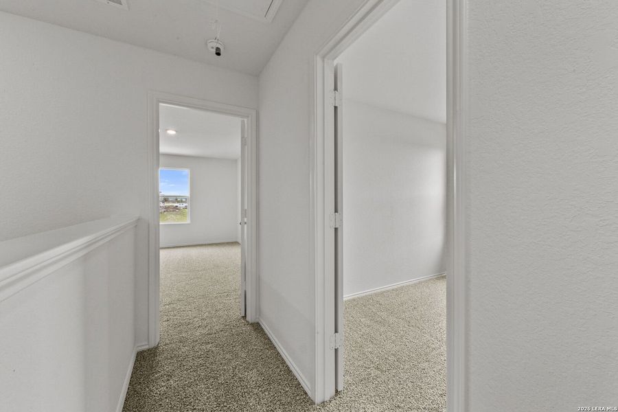 Spacious, unfurnished interior of a new home in Avenida, Converse (Image 36).