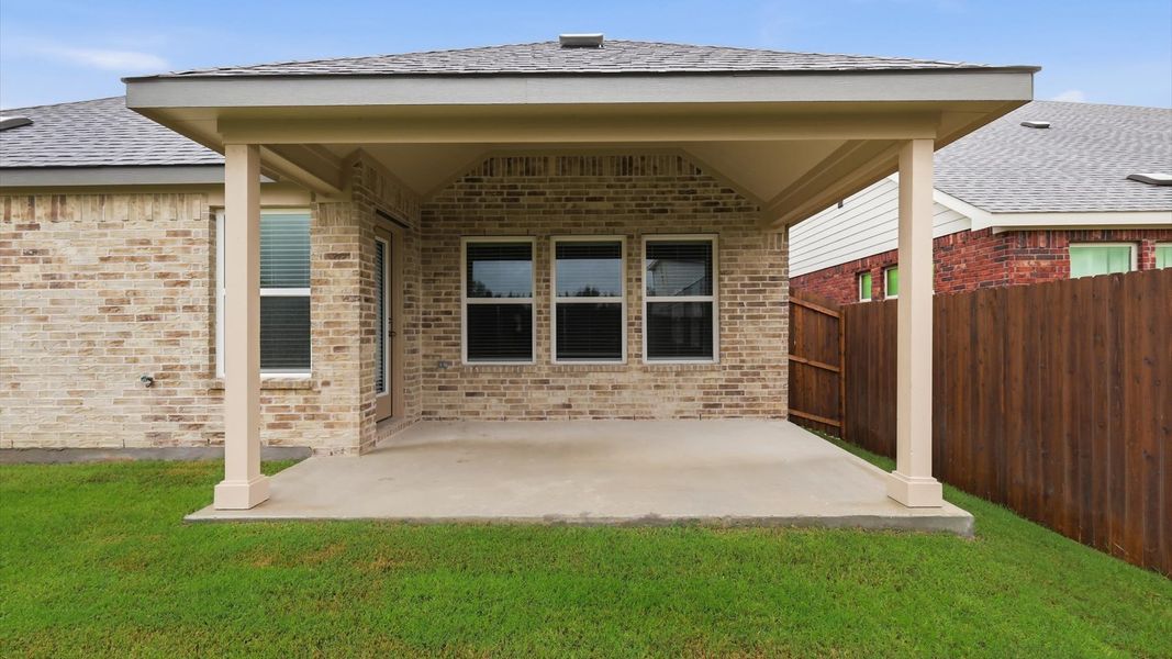 Exterior details and patio area of a home in Churchill, Anna (Image 3).