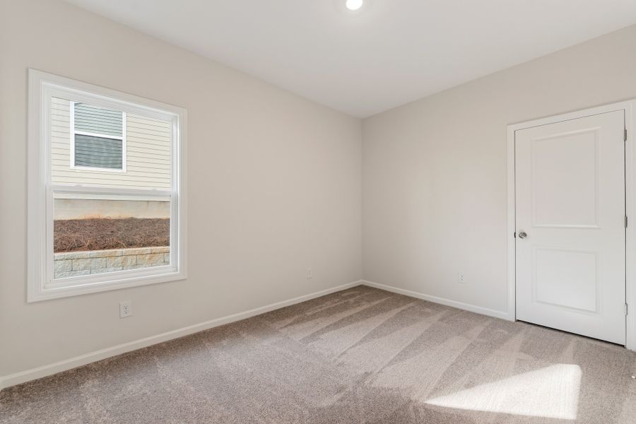 Spacious, unfurnished interior of a new home in Landmark Commons, Boiling Springs (Image 21).