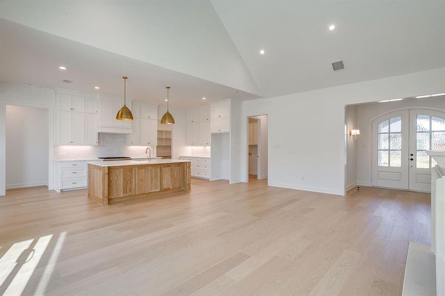 Spacious, unfurnished interior of a new home in Whitestone Heights, Benbrook (Image 32).