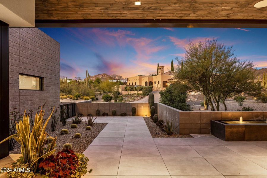 Front Courtyard Views