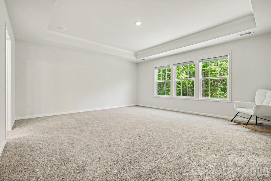 Spacious, unfurnished interior of a new home in Falls Cove, Troutman (Image 34).