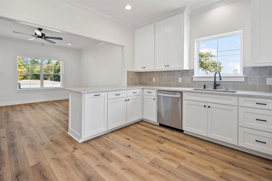 Furnished interior view inside a new home in , Sulphur Springs (Image 4).