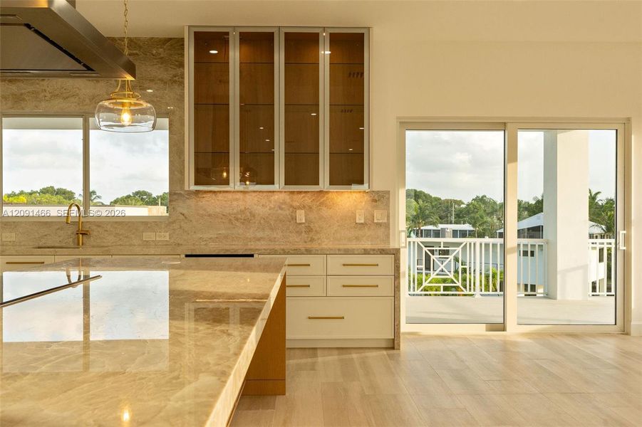 Furnished interior view inside a new home in , Tavernier (Image 63).