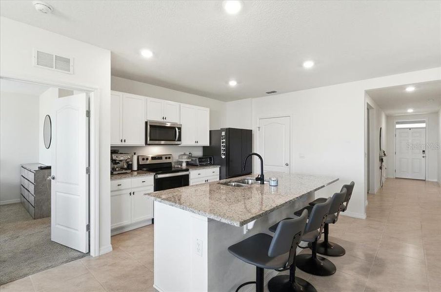 Furnished interior view inside a new home in Eden Hills, Lake Alfred (Image 7). Furnished interior view inside a new home in Eden Hills, Lake Alfred (Image 7).