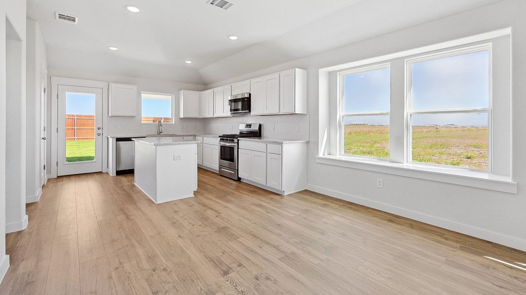 Representative furnished interior of a home built from the Horizon by Brightland Homes in Mostyn Springs, Magnolia (Image 6).