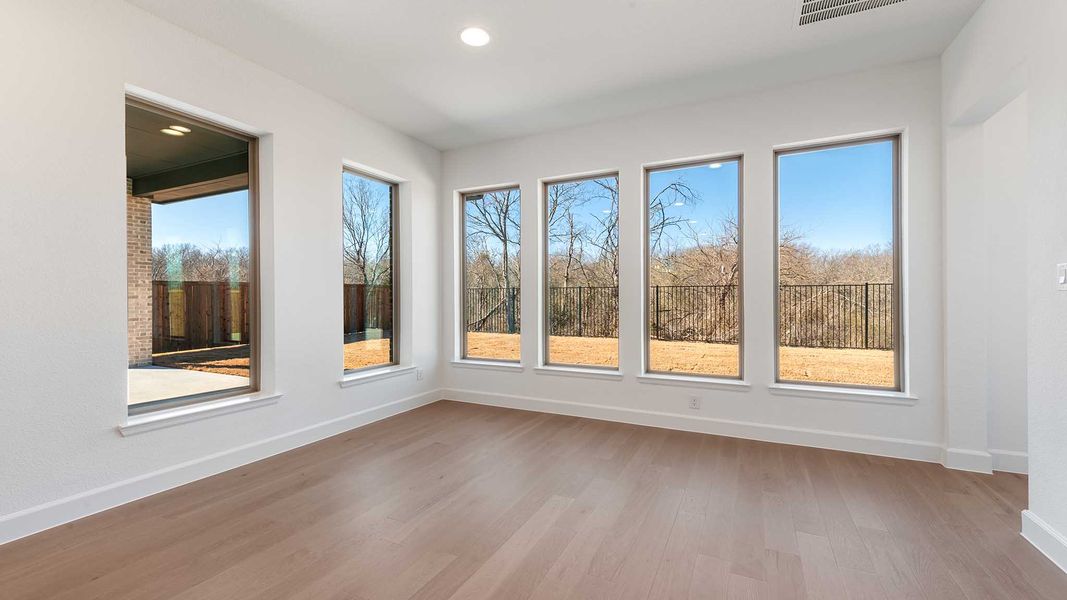 Spacious, unfurnished interior of a new home in Sonoma Verde, McLendon-Chisholm (Image 13).