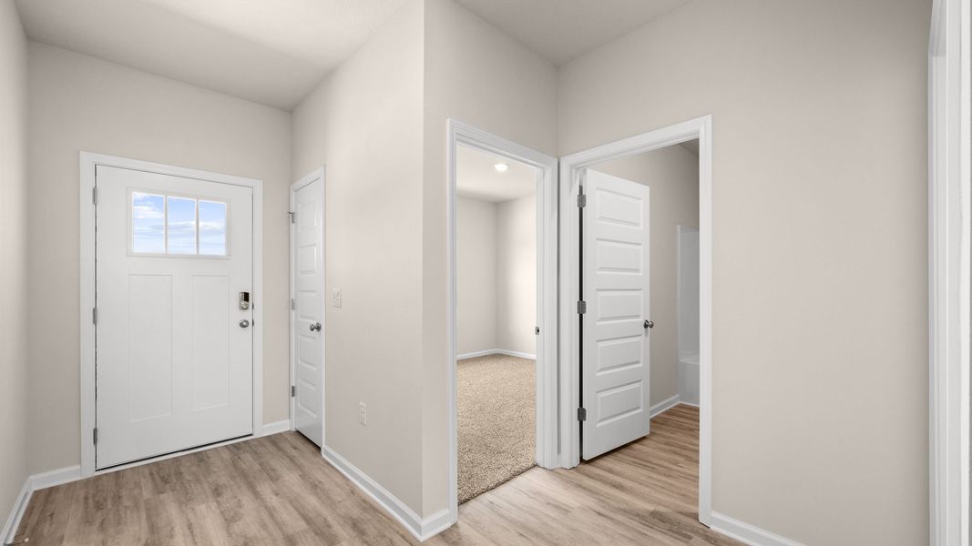 Spacious, unfurnished interior of a new home in Hodges Bayou Plantation, Panama City (Image 17).