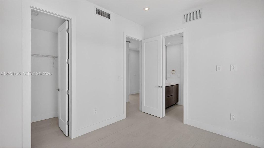 Spacious, unfurnished interior of a new home in , Dania Beach (Image 42).