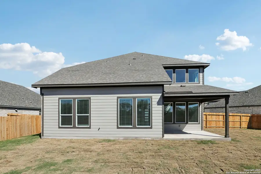 Exterior details and patio area of a home in Carmel Ranch, Schertz (Image 4).