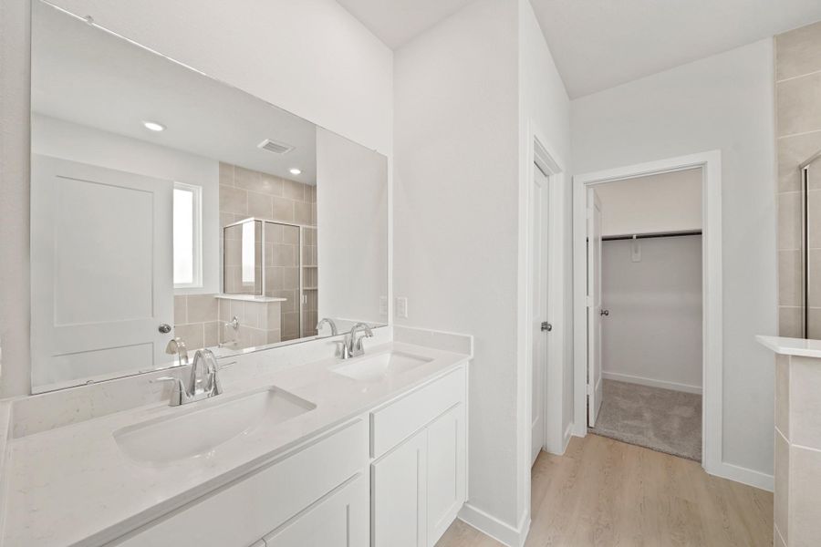 Furnished interior view inside a new home in Russell Ranch, Bay City (Image 8).