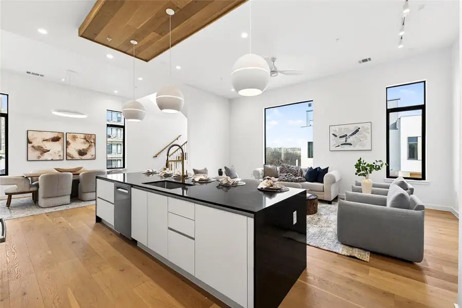 Representative Photo Only. Actual Unit Differs