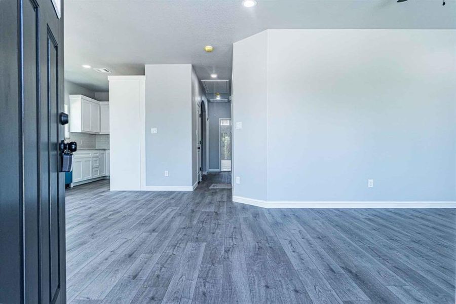 Spacious, unfurnished interior of a new home in , Granbury (Image 22).