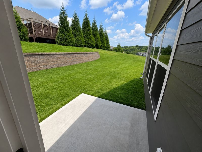 Exterior details and patio area of a home in Robinson Oaks, Gastonia (Image 2).