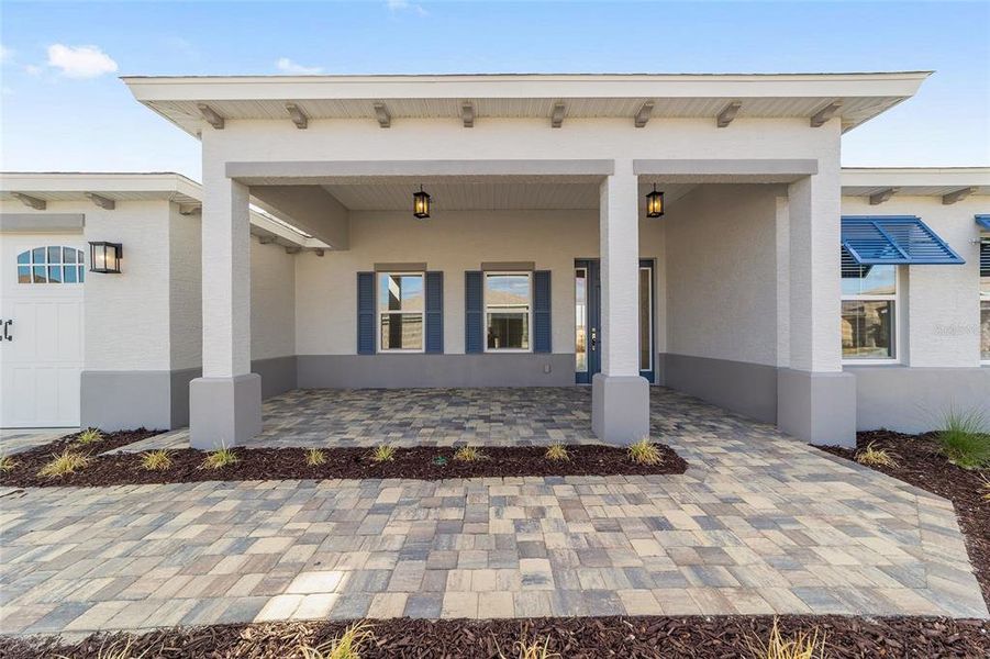 Exterior details and patio area of a home in , Ocala (Image 4).
