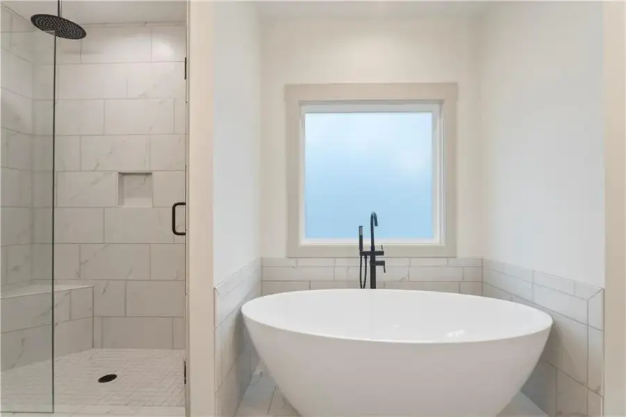 Close-up of interior finishes inside a home in , Carrollton (Image 14).