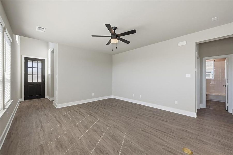 Spacious, unfurnished interior of a new home in Bel Air Village: 40ft. lots, Sherman (Image 15).