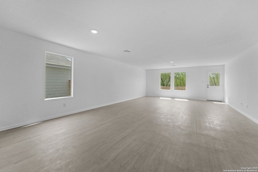 Spacious, unfurnished interior of a new home in Lodi Grove, Floresville (Image 13). Spacious, unfurnished interior of a new home in Lodi Grove, Floresville (Image 13).