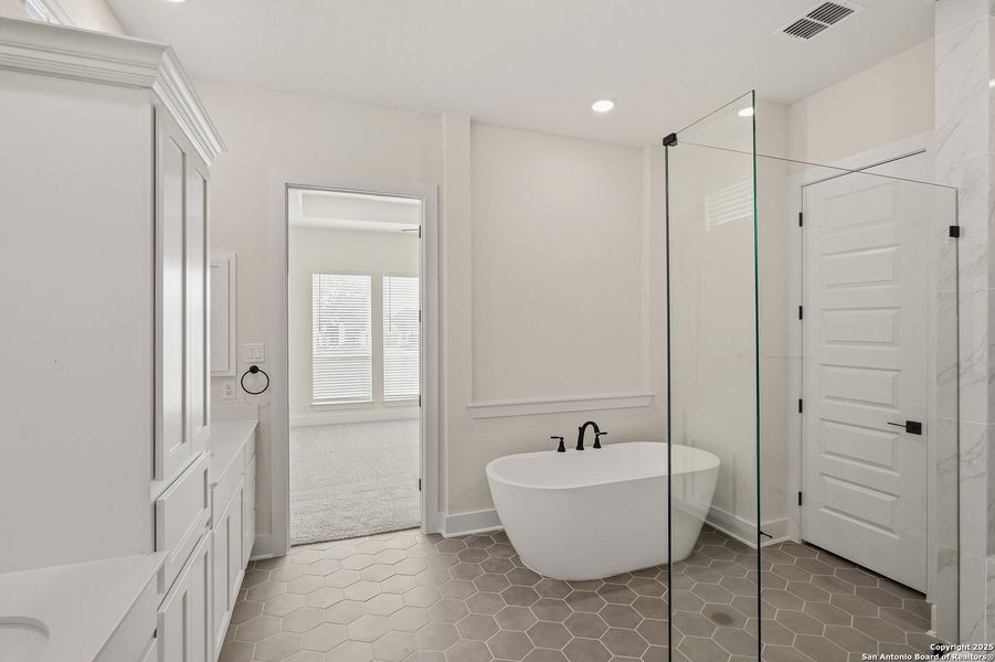 Furnished interior view inside a new home in Mesa Western, Cibolo (Image 10). Furnished interior view inside a new home in Mesa Western, Cibolo (Image 10).