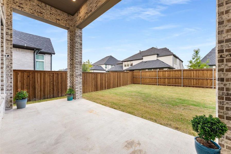 Exterior details and patio area of a home in Mosaic, Celina (Image 4).