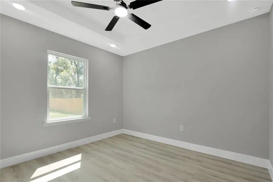 Spacious, unfurnished interior of a new home in , Belleview (Image 15).
