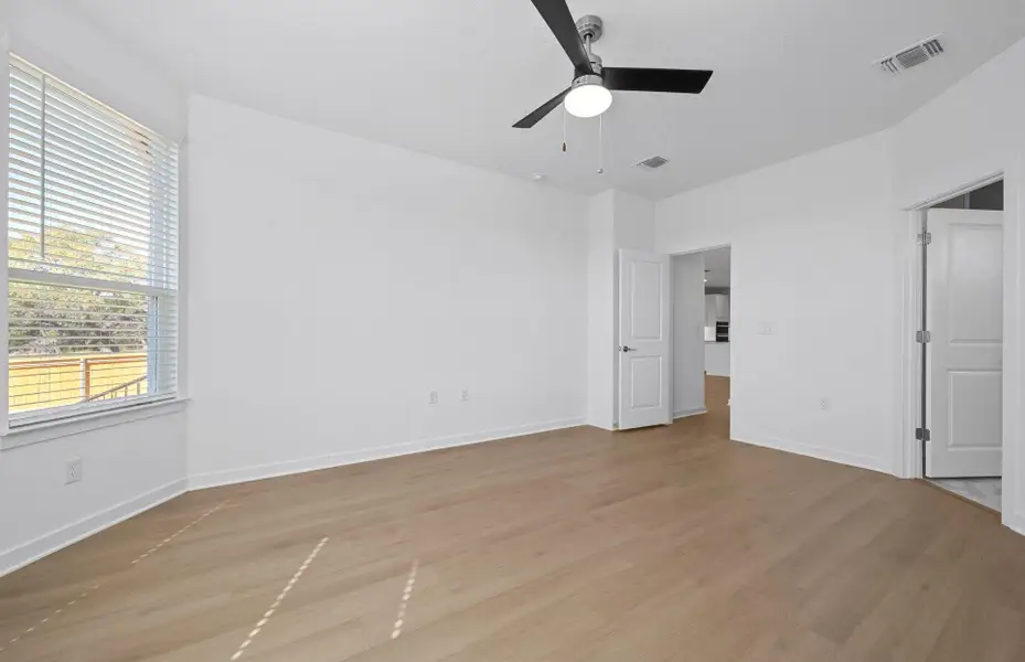 Spacious, unfurnished interior of a new home in Woodside, Georgetown (Image 10).