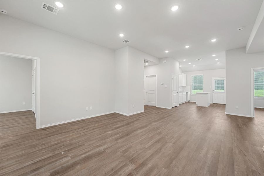 Spacious, unfurnished interior of a new home in , Lufkin (Image 23). Spacious, unfurnished interior of a new home in , Lufkin (Image 23).