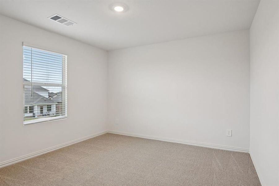 Spacious, unfurnished interior of a new home in Lakehaven - Spring Series, Farmersville (Image 37).