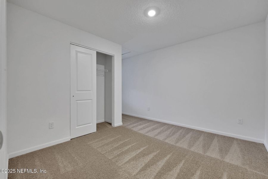 Spacious, unfurnished interior of a new home in Kasen Oaks, Jacksonville (Image 14).