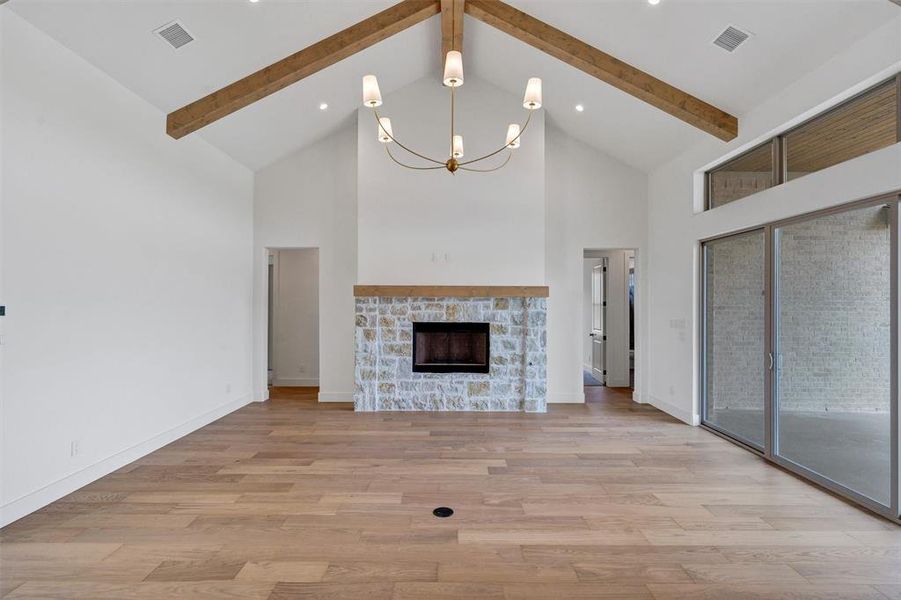 Spacious, unfurnished interior of a new home in , Granbury (Image 34).