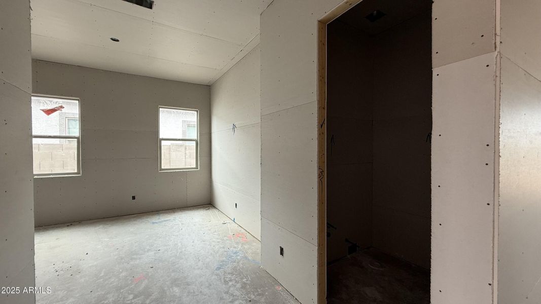 08 - Den & Powder Bath