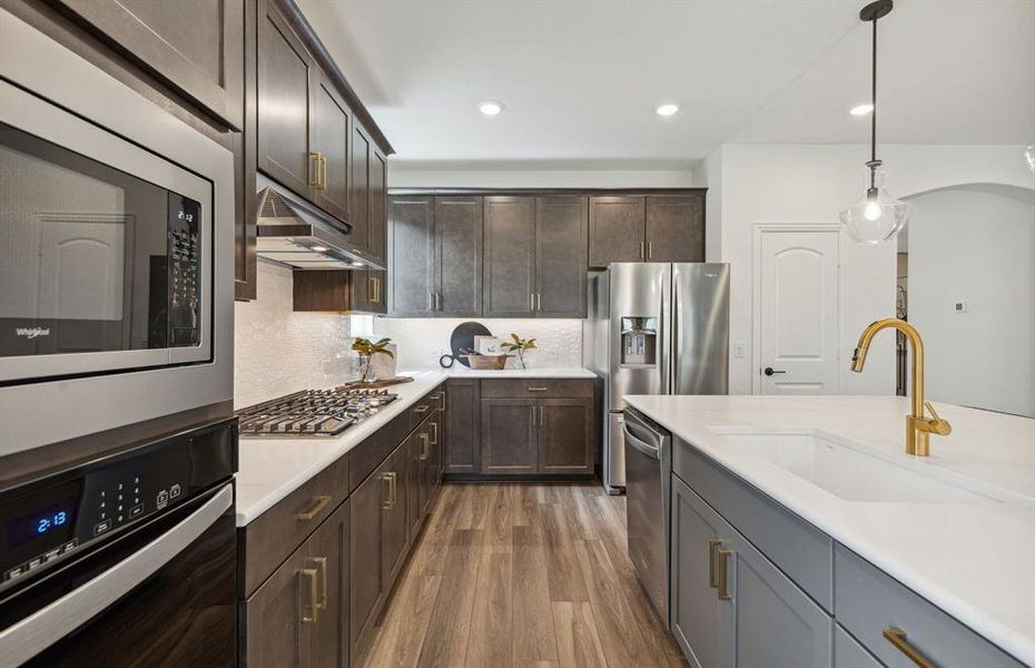 *Model representation. Some features and options may differ - Abundant cabinet space in kitchen *Model representation. Some features and options may differ - Abundant cabinet space in kitchen